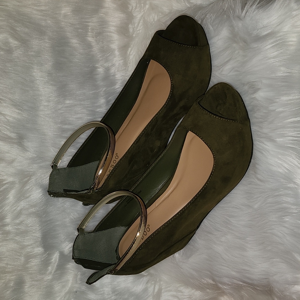 Women's wedge heel